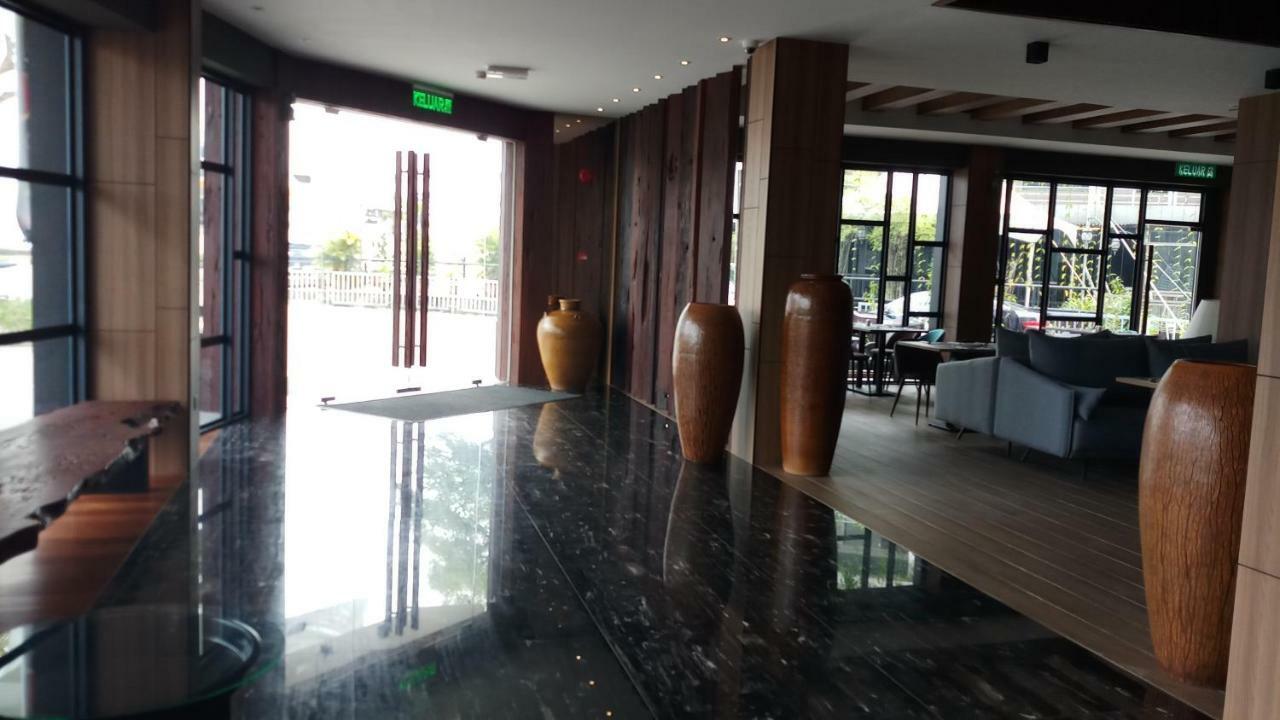 Hotel Roxy Padungan