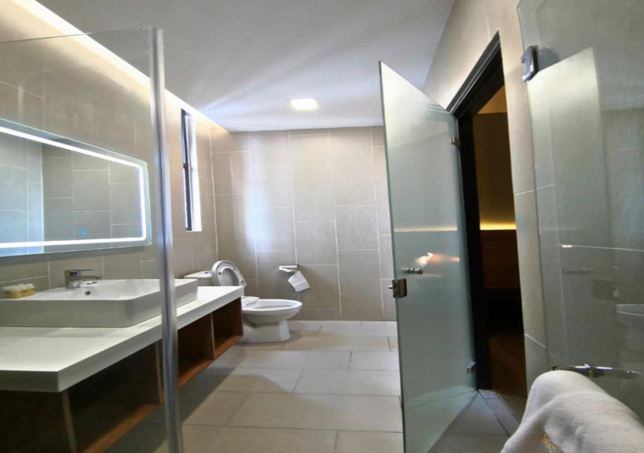 Roxy Padungan Hotel 3*